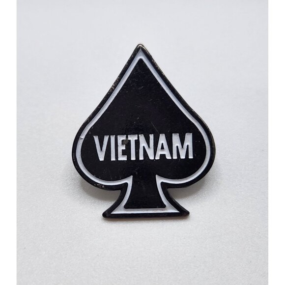 Vietnam Spade Pin Vietnam Lapel Pin Tie Tack - Picture 1 of 3